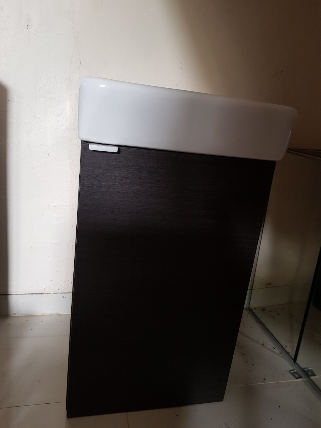 Wastafel Lemari Kaca Ikea Perabotan Rumah Di Carousell