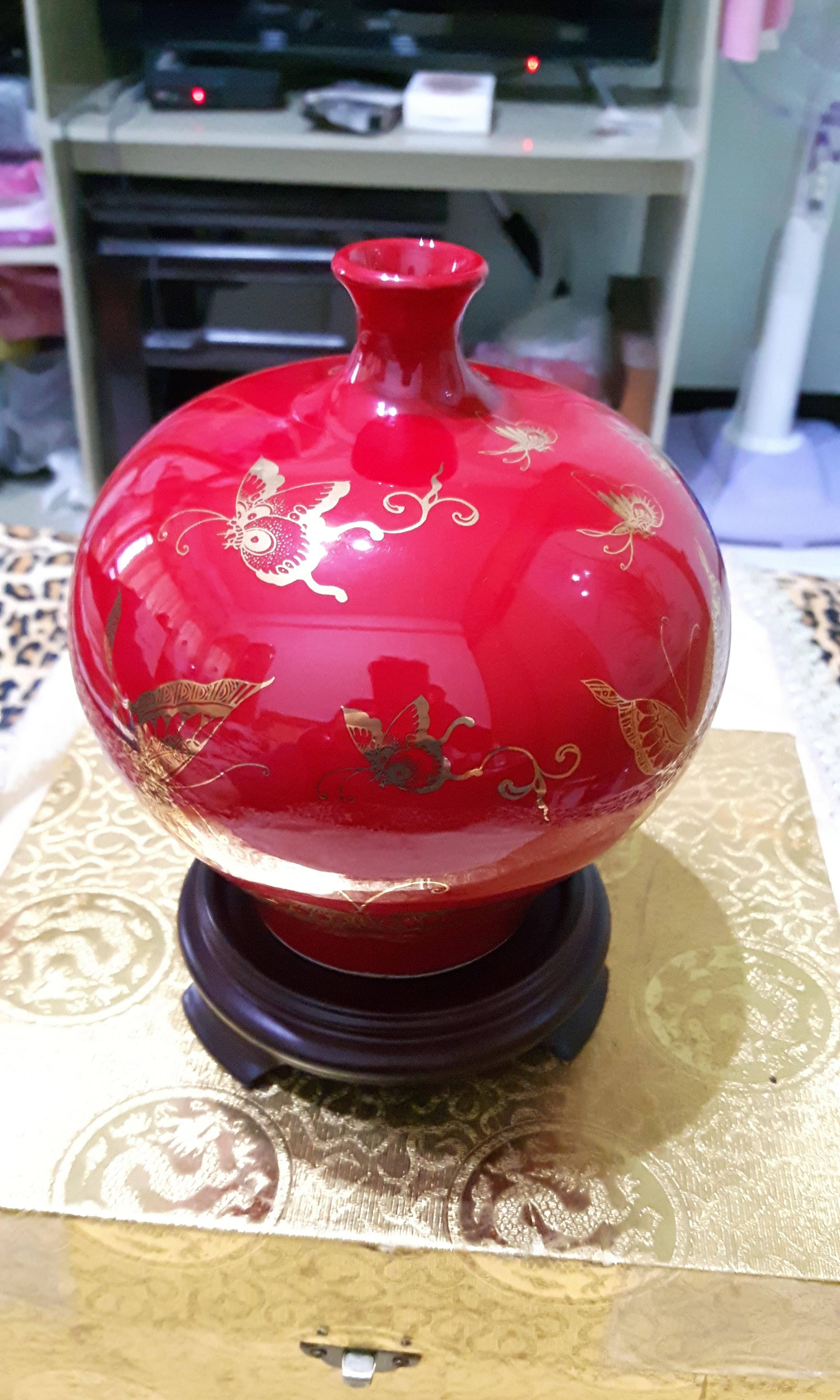 台華窯花瓶, 她的時尚, 珠寶、飾品與收納, 寶石在旋轉拍賣