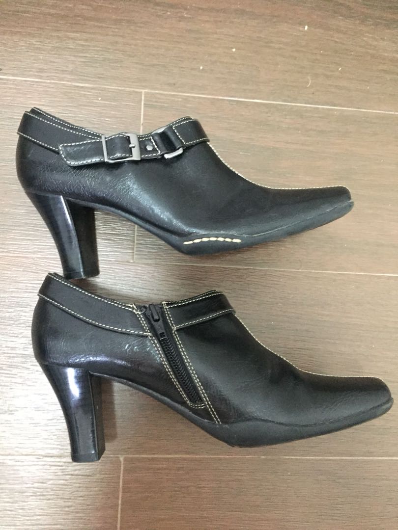 aerosoles ankle booties