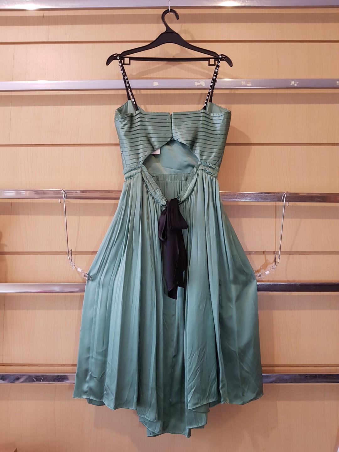 Australian Brand COUNTRY ROAD Emerald Green Pleated Satin w/ Diamante Straps Empire Line Cocktail Party Dress, Fesyen Wanita, Pakaian Wanita, Gaun & Rok di Carousell Australian Brand COUNTRY ROAD Emerald Green Pleated Satin w/ Diamante Straps Empire Line Cocktail Party Dress, Fesyen Wanita, Pakaian Wanita, Gaun & Rok di Carousell