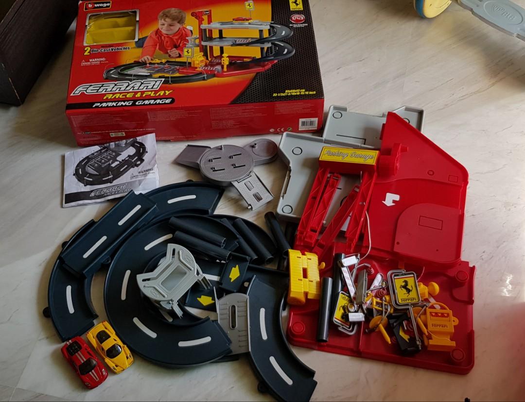 Strippen bewaker aanplakbiljet Bburago Ferrari Race & Play Parking Garage, Hobbies & Toys, Toys & Games on  Carousell