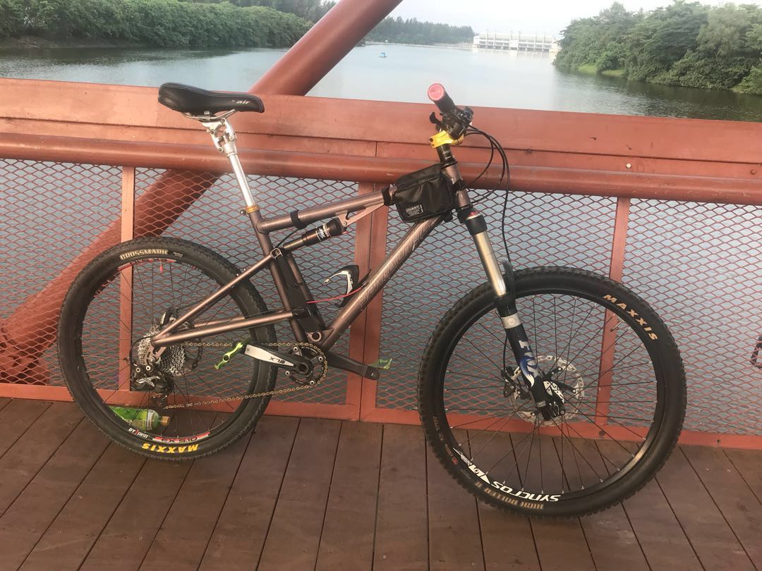 2000 santa cruz superlight store