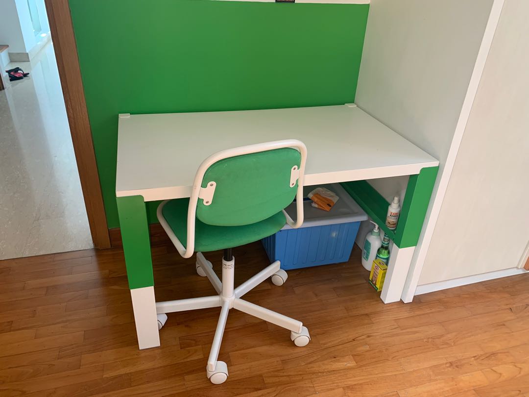computer desk with chair