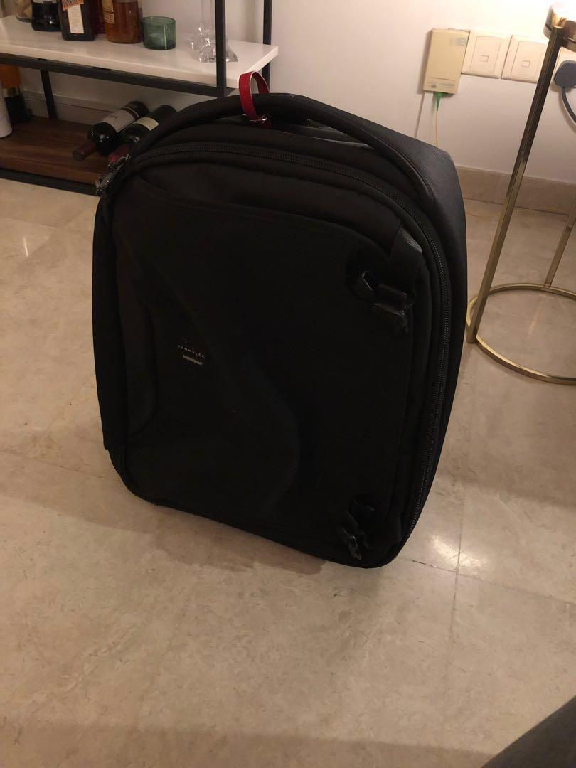 crumpler cabin bag