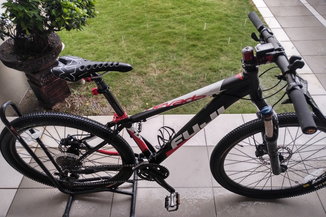 Fuji Nevada 1.0 Mountain Bike Sports Equipment Bicycles Parts