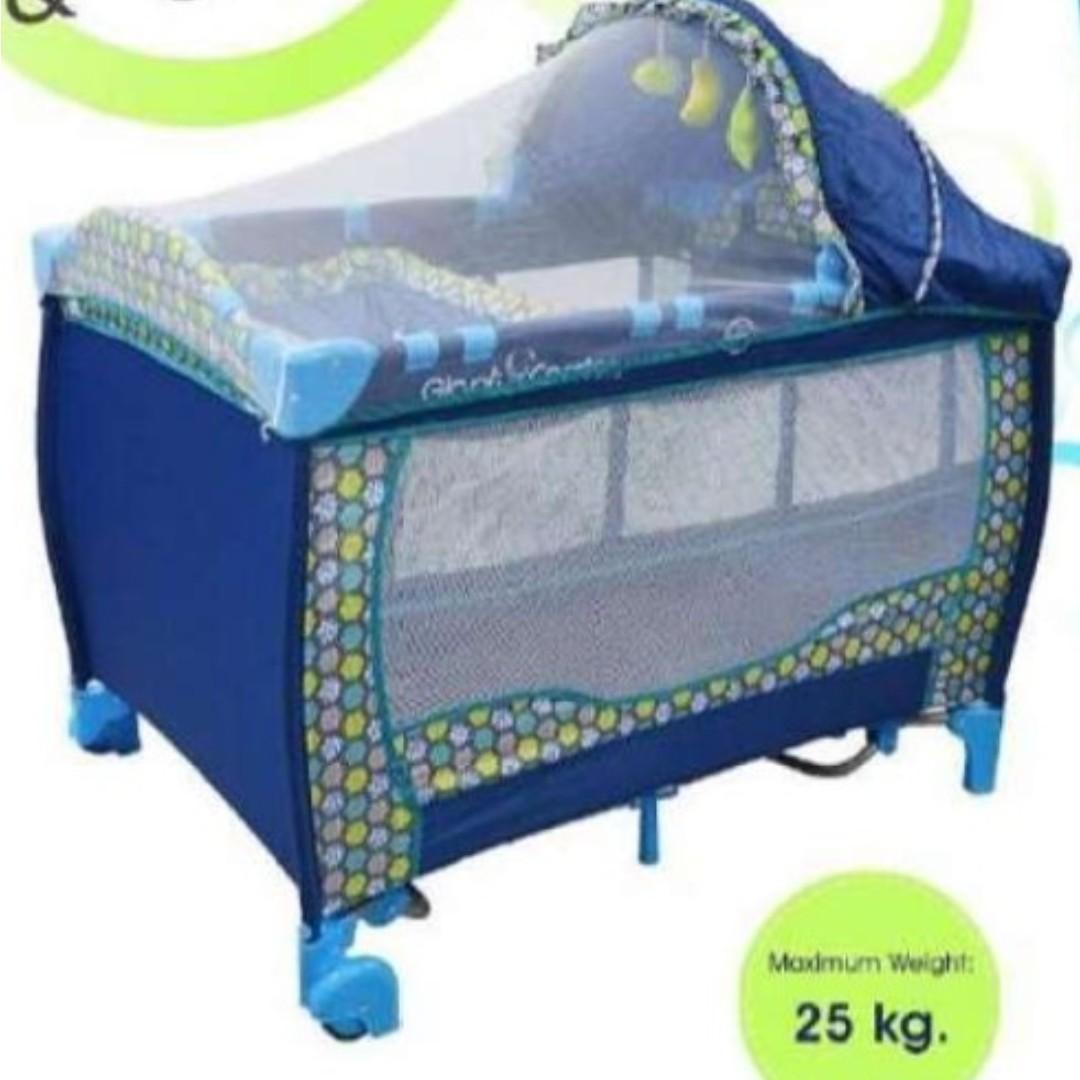 Giant Carrier Ghazy Crib Pack and Play with Rocking Features