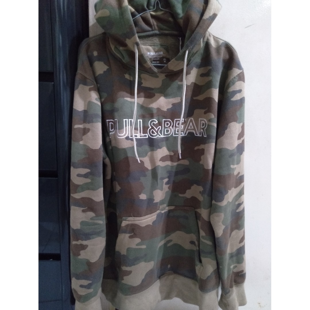 Harga hoodie pull and bear camo online