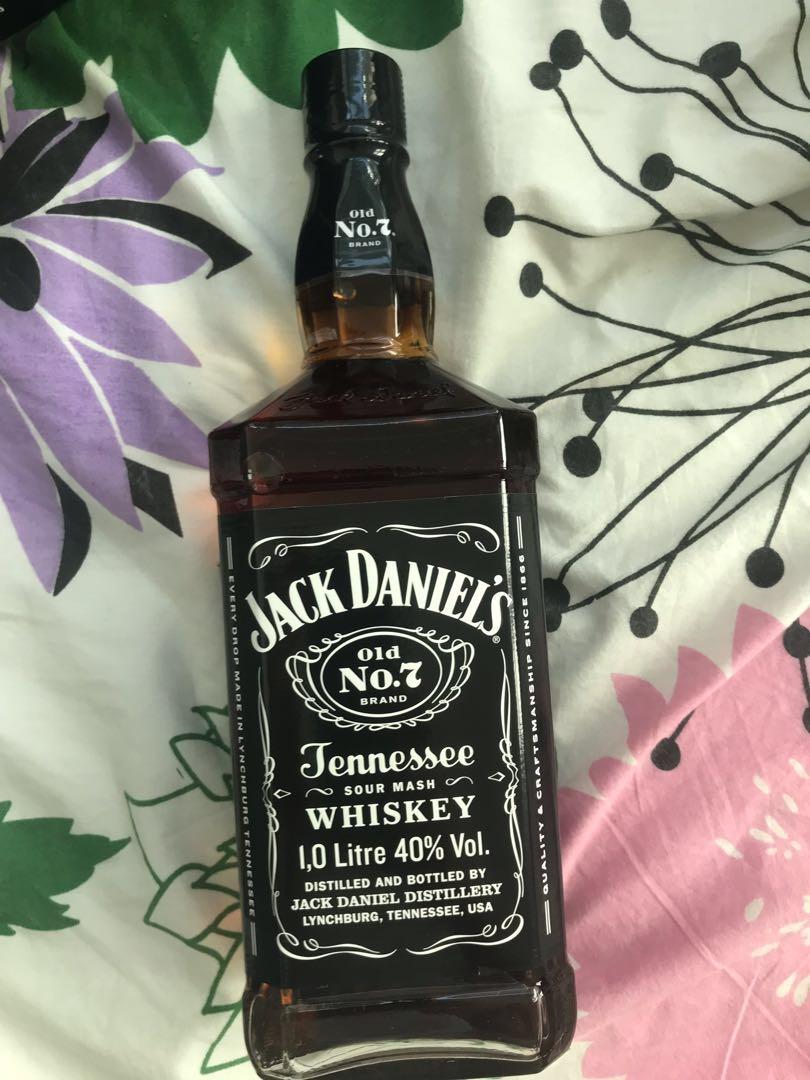 Jack Daniels sour mash whisky, Food & Drinks, Alcoholic Beverages on