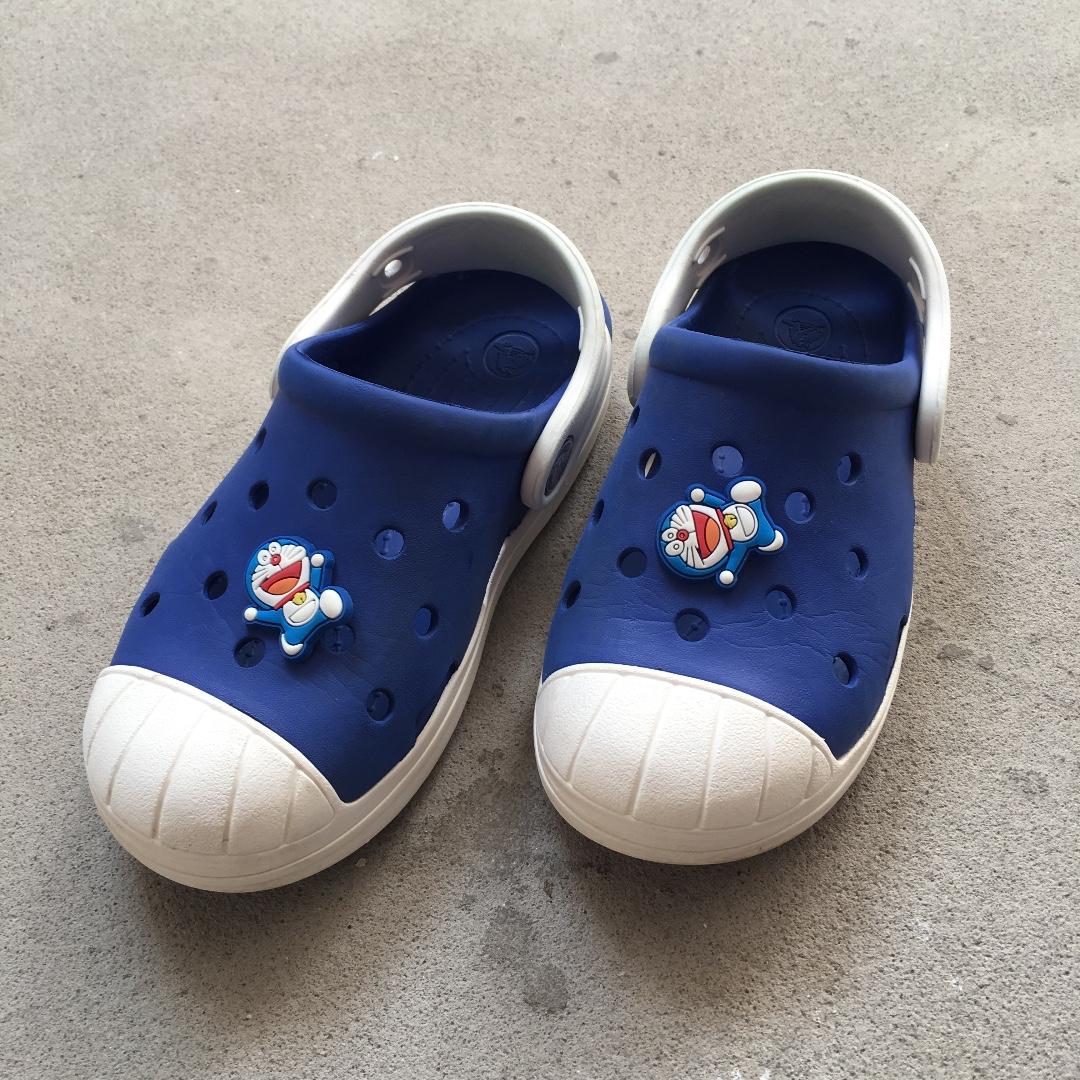 boys white crocs