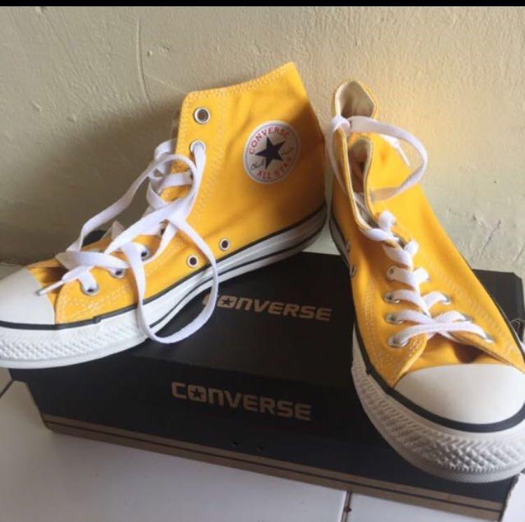 Sepatu Converse Kuning Fesyen Wanita Sepatu Di Carousell
