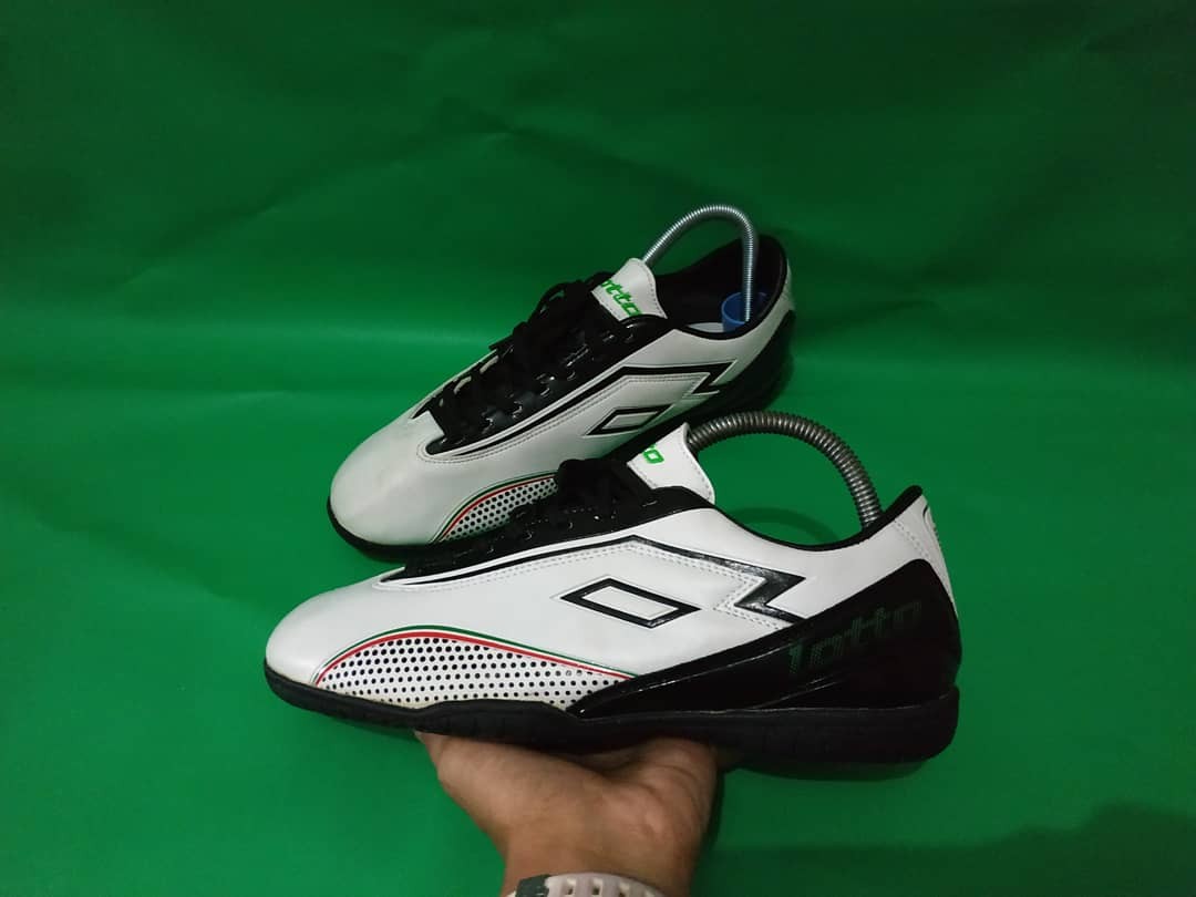 Sepatu futsal reebok best sale original