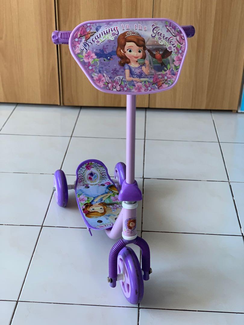 Sofia the first scooter, Hobbies & Toys, Toys & Games on Carousell