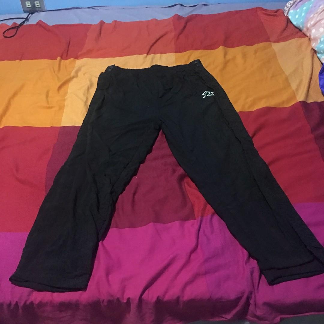 Umbro Track Pants (Category: Joggers) located in Manila. Submitted by urbanselectionph (Listing ID 217590008, Image 1). Description: Umbro track pants Authentic Size medium W 30-32 L 37 .