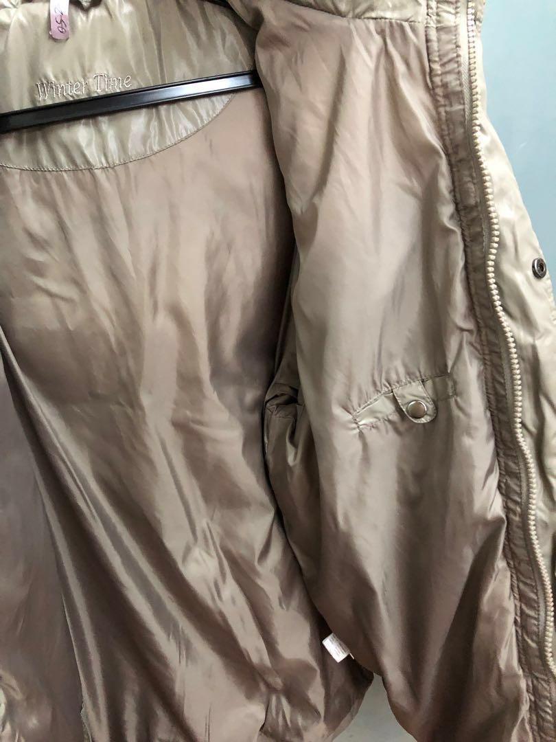 Winter Jacket (Category: Coats, Jackets and Outerwear) located in Singapore. Submitted by cric7 (Listing ID 207183972, Image 7). Description: Bought at $169 for the recent trip to Korea. Size is S please refer to the photo. There are 6 pockets, 4 outside and 2 inner. The hoodie can be removed as it come with the zip. And has send the jacket for dry cleaning after the trip. .