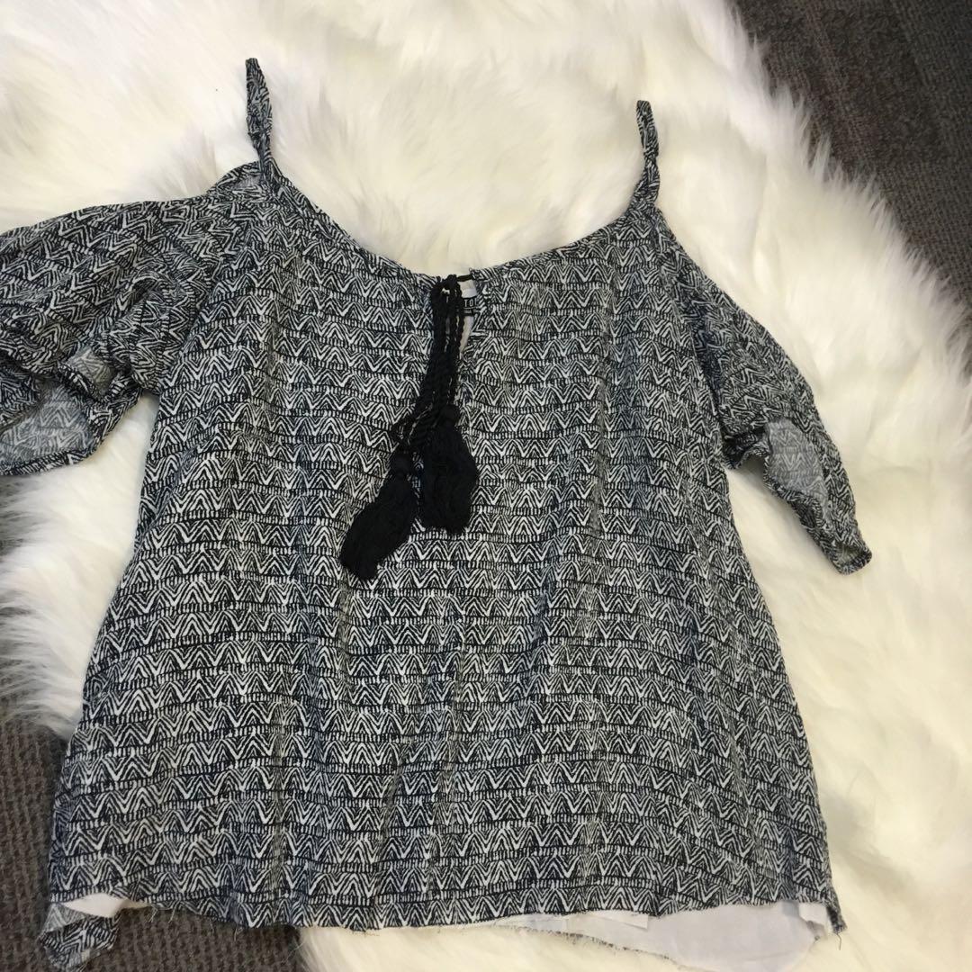 Altered top (Category: Clothes) located in Auckland. Submitted by born_a_petite (Listing ID 217632308, Image 3). Description: Size 6-8.