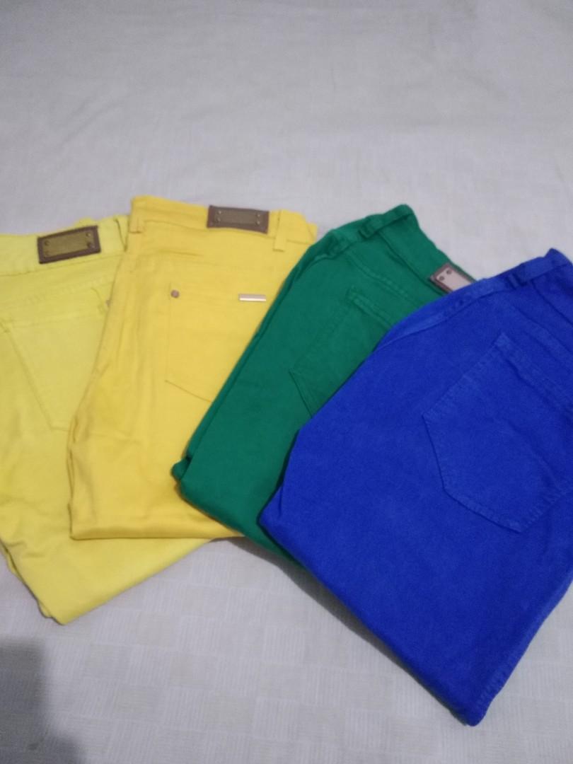 Celana Jeans Warna Warni Colorful Jeans Kuning Muda Kuning Tua Hijau Biru Tua Fesyen Wanita Pakaian Wanita Atasan Di Carousell