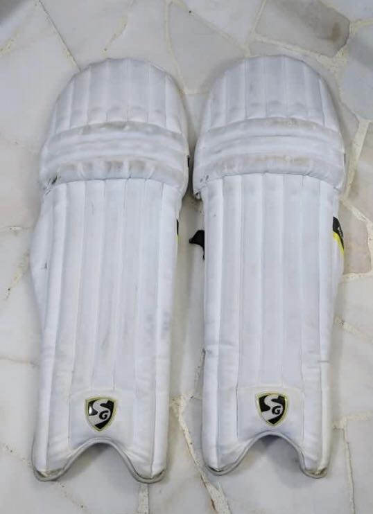 Cricket pads for 5 year old Clearance