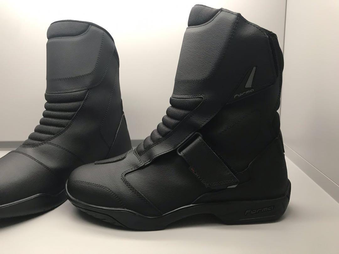 Forma online rival boots