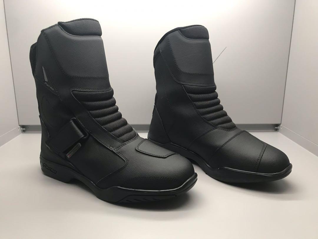 forma rival boots