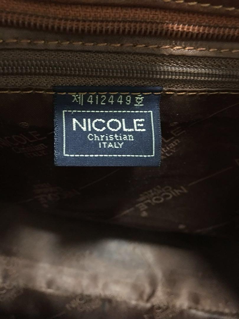 Nicole Christian on Carousell