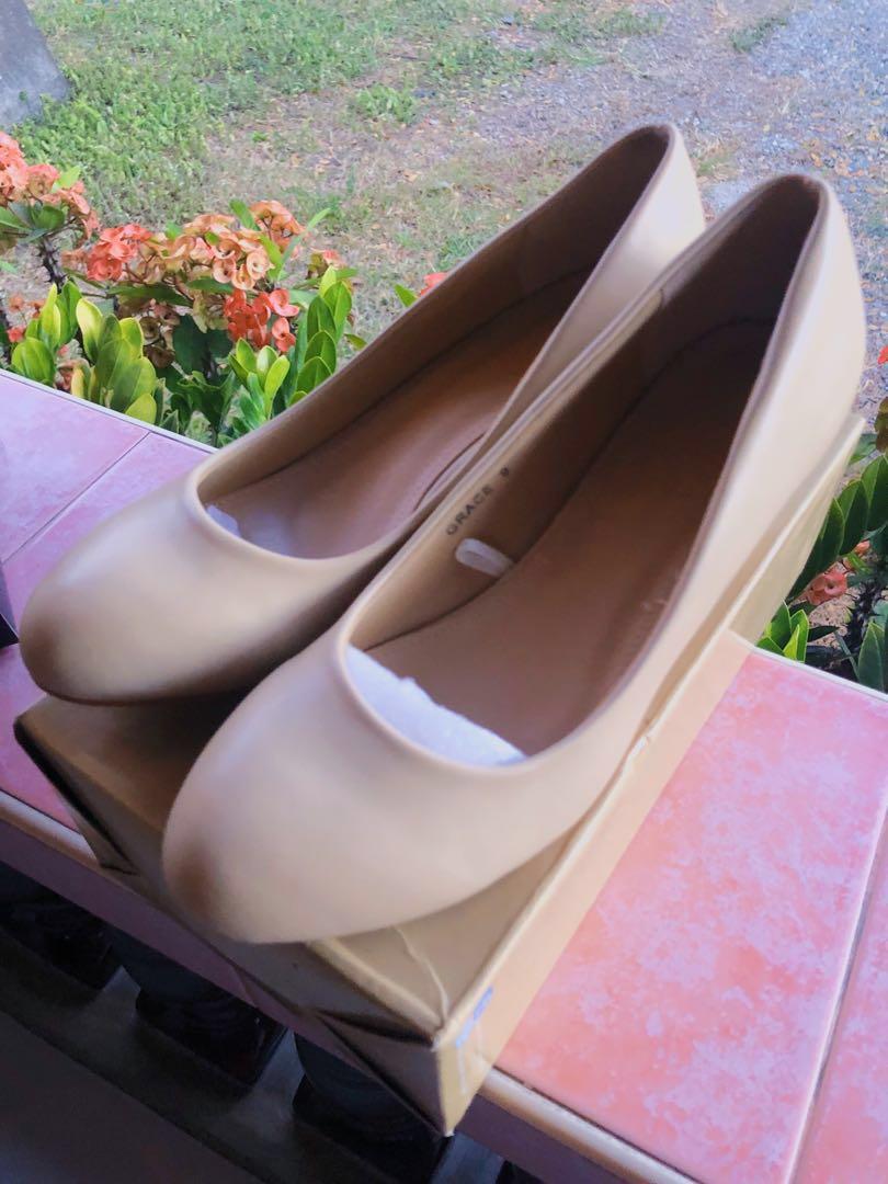 flesh shoes size 9 with 2-inch heels 