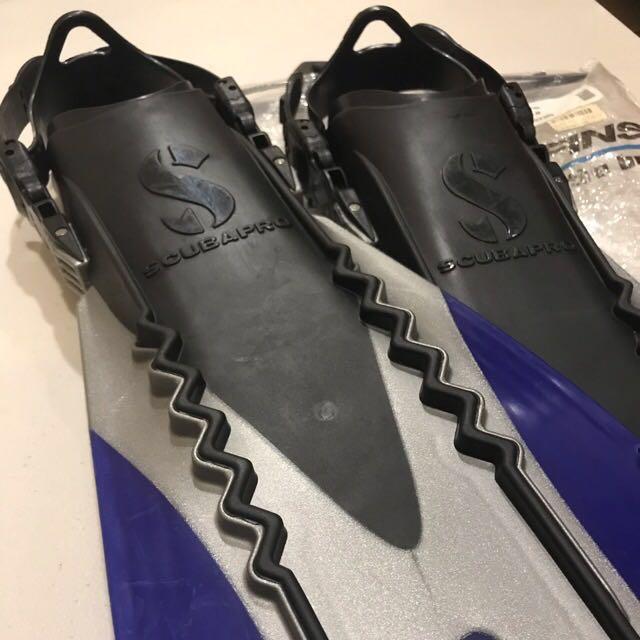 Diver Razor Scuba Pro Razor Diving Fins Black, Blue, Silver S/M, Sports Equipment ...