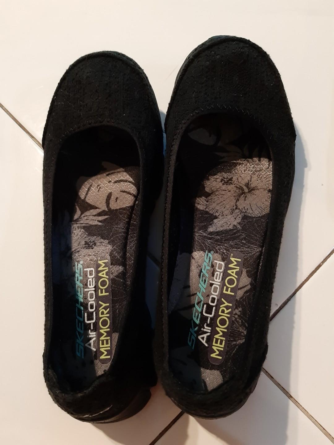 skechers flex air cooled memory foam slip on