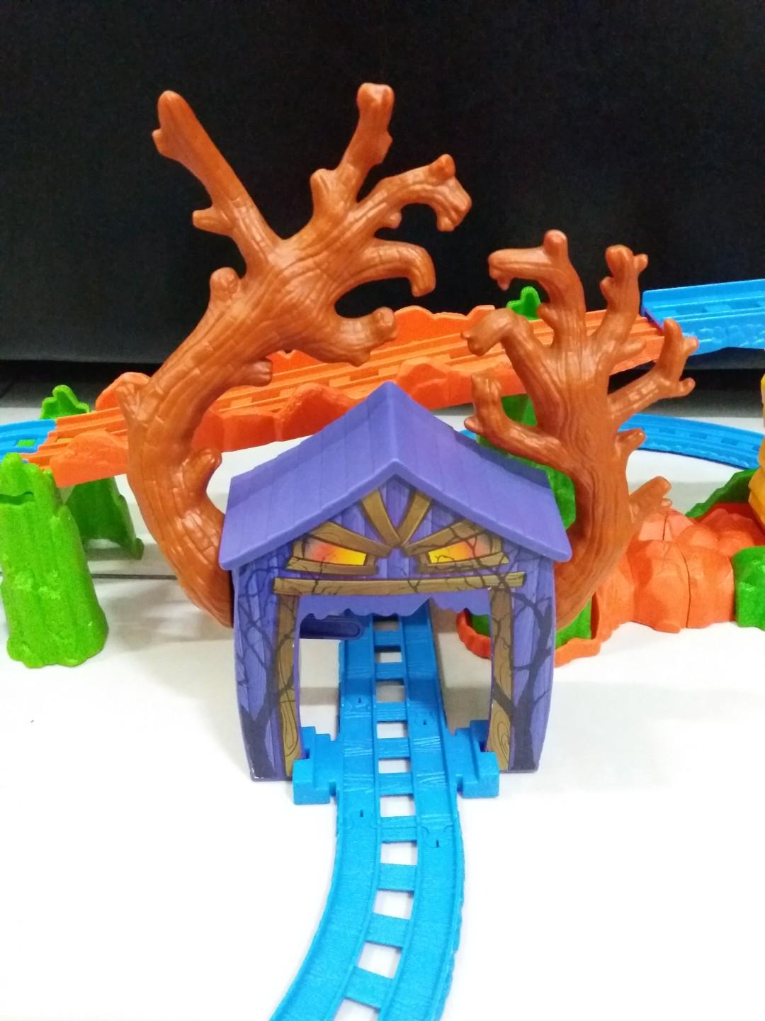 Thomas spooky tracks set hot sale