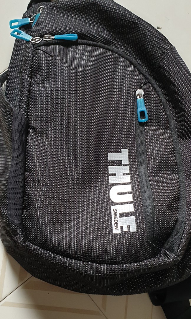 thule crossover sling pack amazon