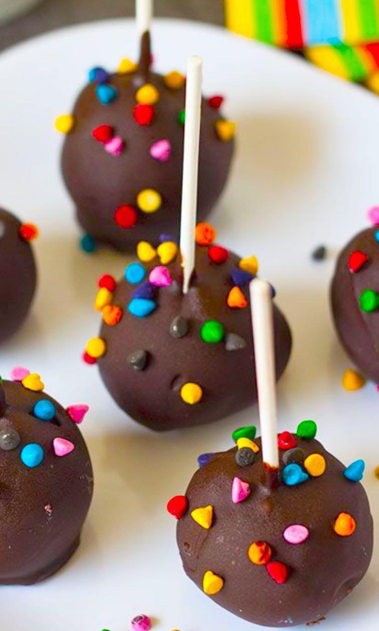 Browniesicles (Brownie Cake Pop Recipe) - Frugal Mom Eh!
