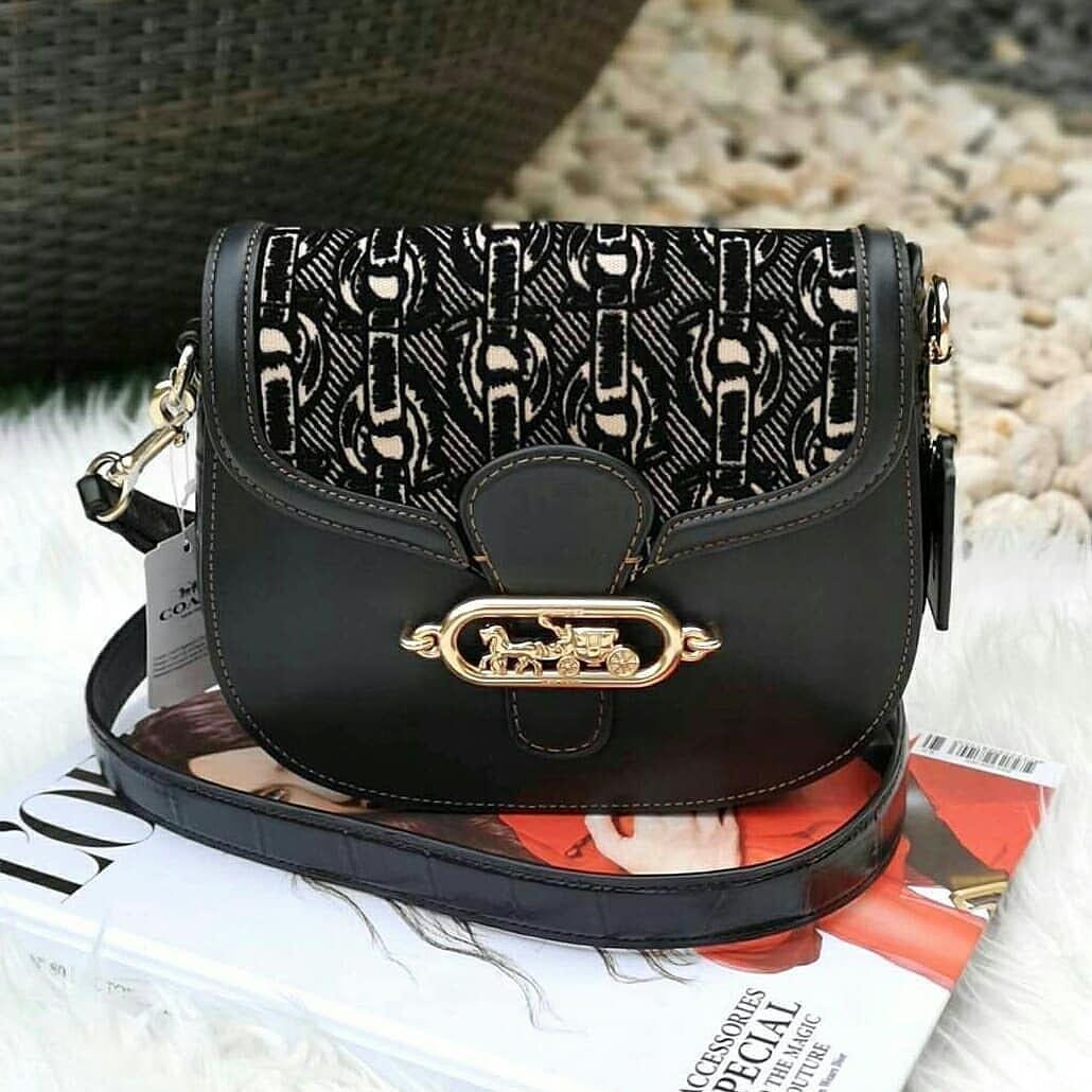 COACH F38111 Elle Saddle Bag with Flocked Suede Chain Print black 17 x 7 x 14.5cm