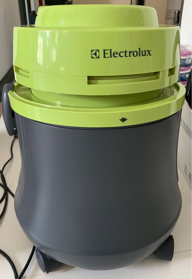 Electrolux Wet and Dry Vacuum, TV & Home Appliances, Vacuum Cleaner