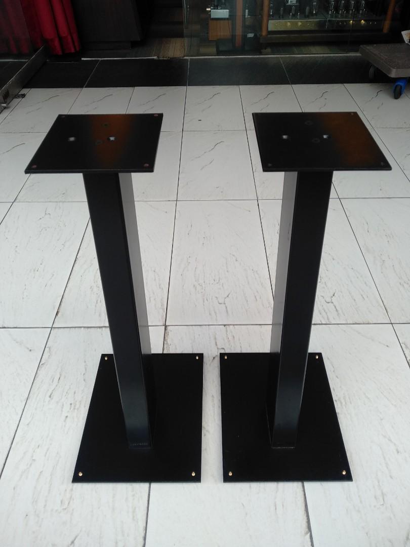 Goldring Speaker stands with spikes, Electronics, Audio on Carousell