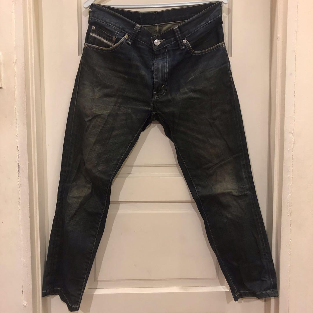 one utama levis