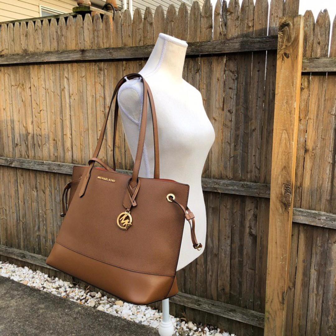 Michael kors trista on sale large drawstring tote