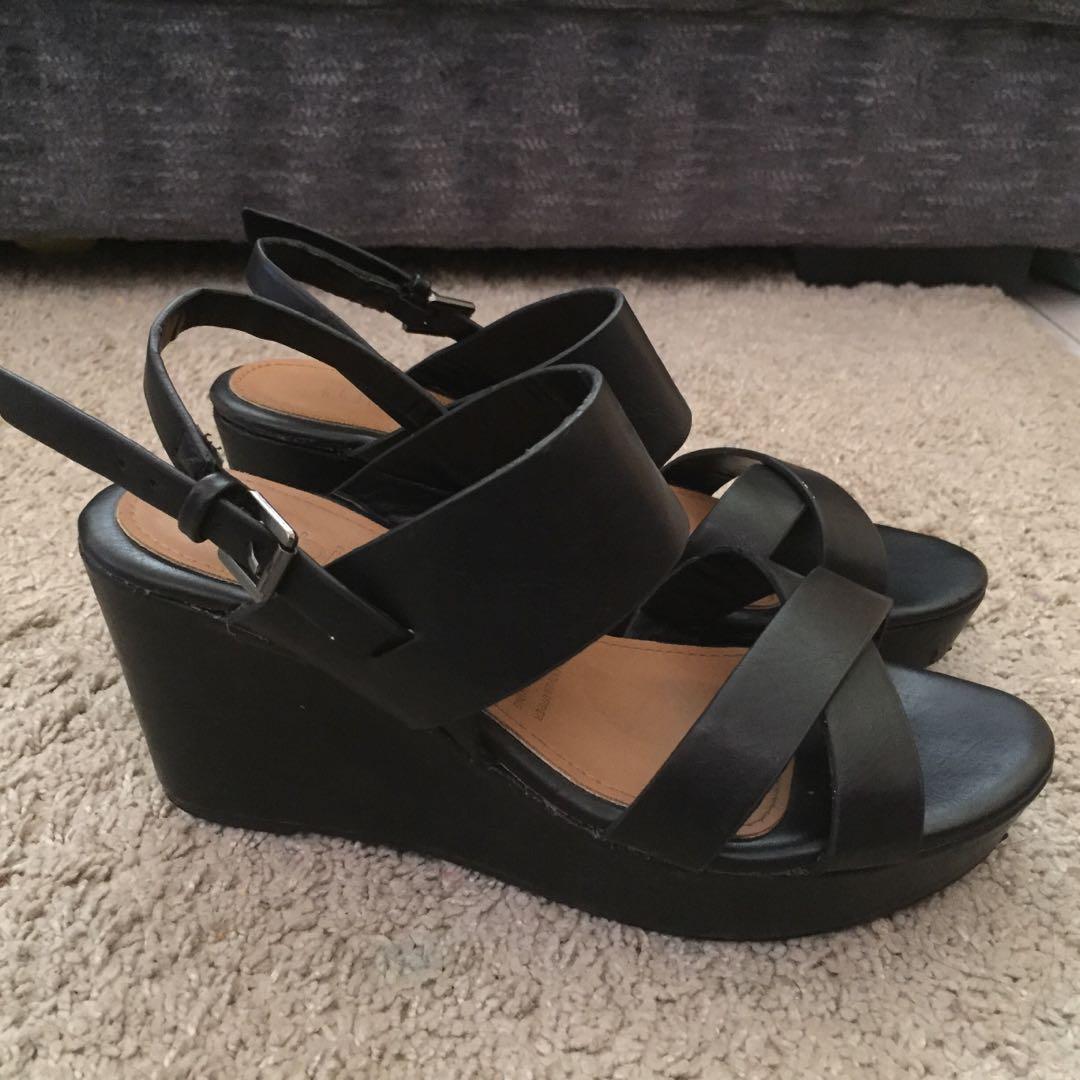 Cotton on wedges shop
