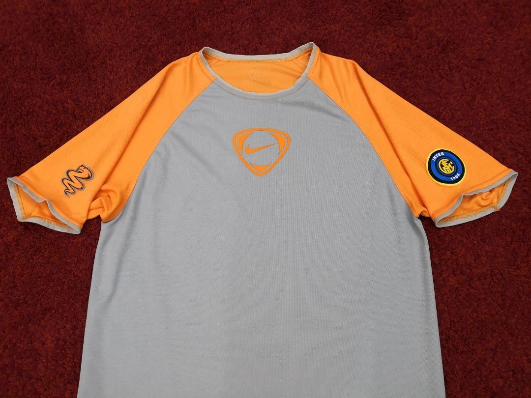 VINTAGE INTER MILAN TRAINING KIT SEASON 2000 01 Men s Fashion