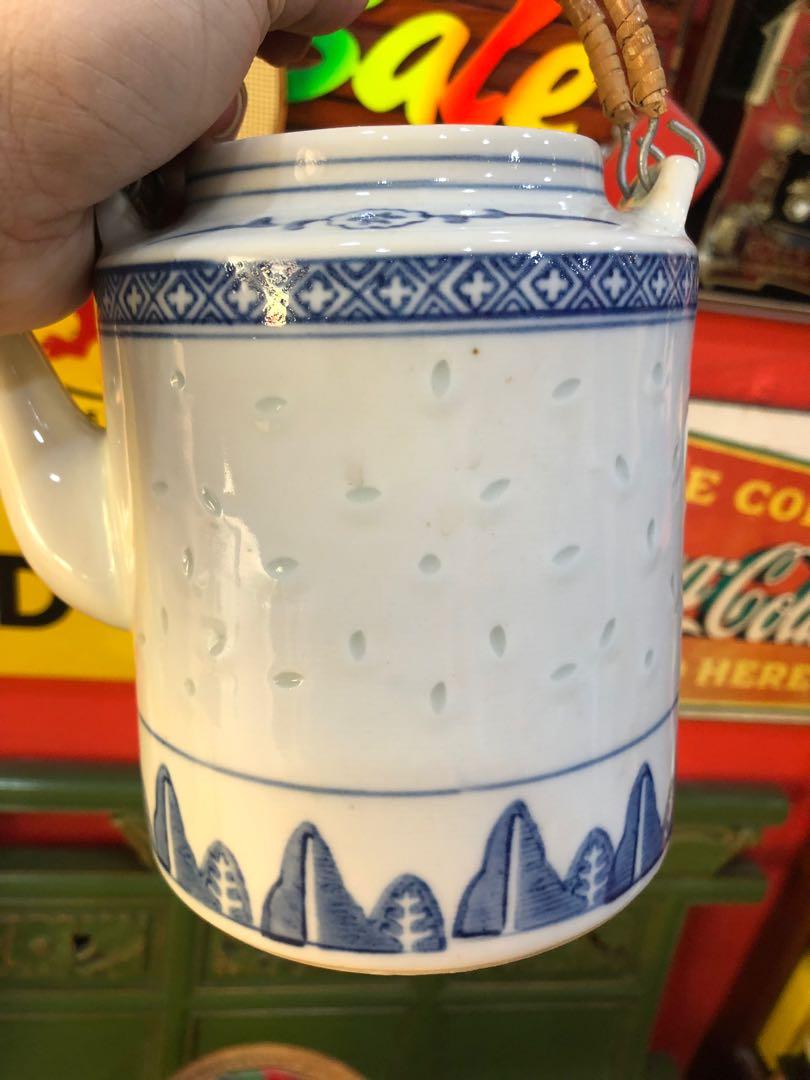 Vintage Rattan Teapot Warmer Basket with Rice Grain Teapot, Furniture