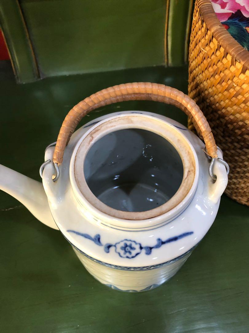 Vintage Rattan Teapot Warmer Basket with Rice Grain Teapot, Furniture