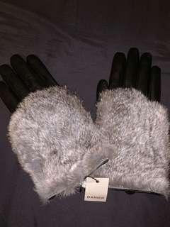 Danier Fur + Leather Gloves