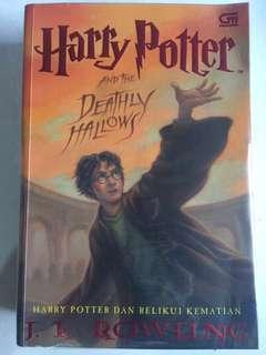 Harry Potter and the Deathly Hallows - JK Rowling