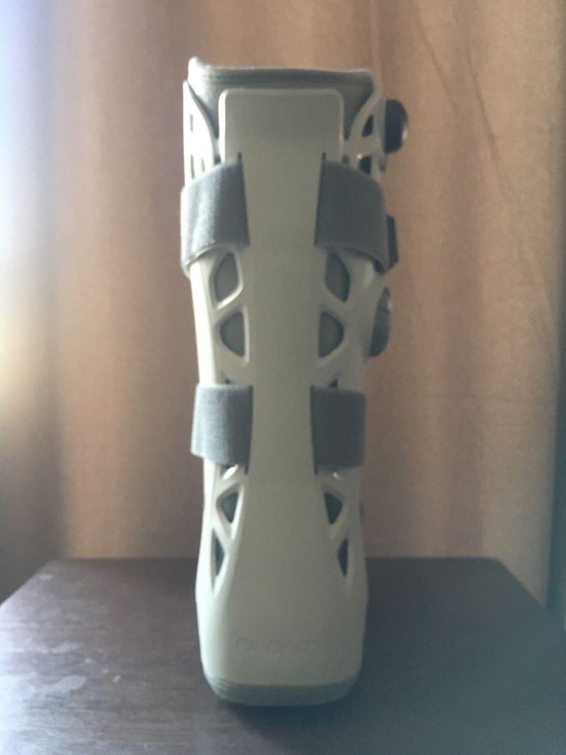 Aircast AirSelect Standard, Men's Fashion, Footwear, Boots on Carousell