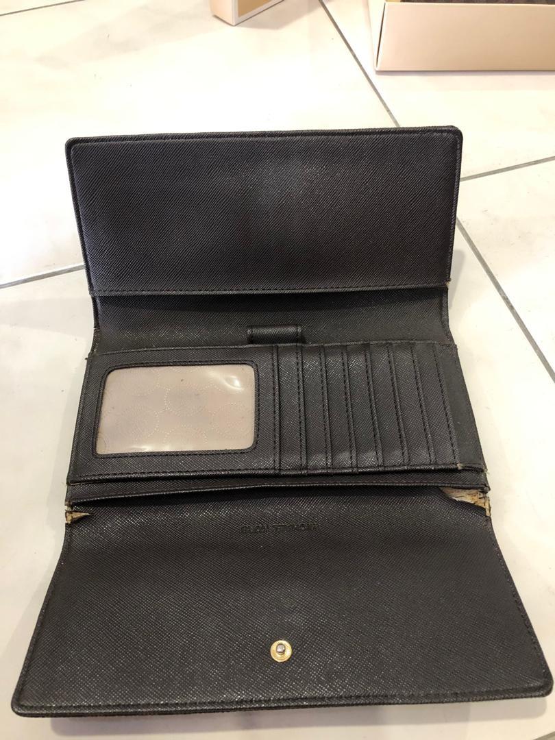 Authentic Michael Kors Checkbook Wallet/Purse MK, Women's Fashion, Bags &  Wallets, Purses & Pouches on Carousell