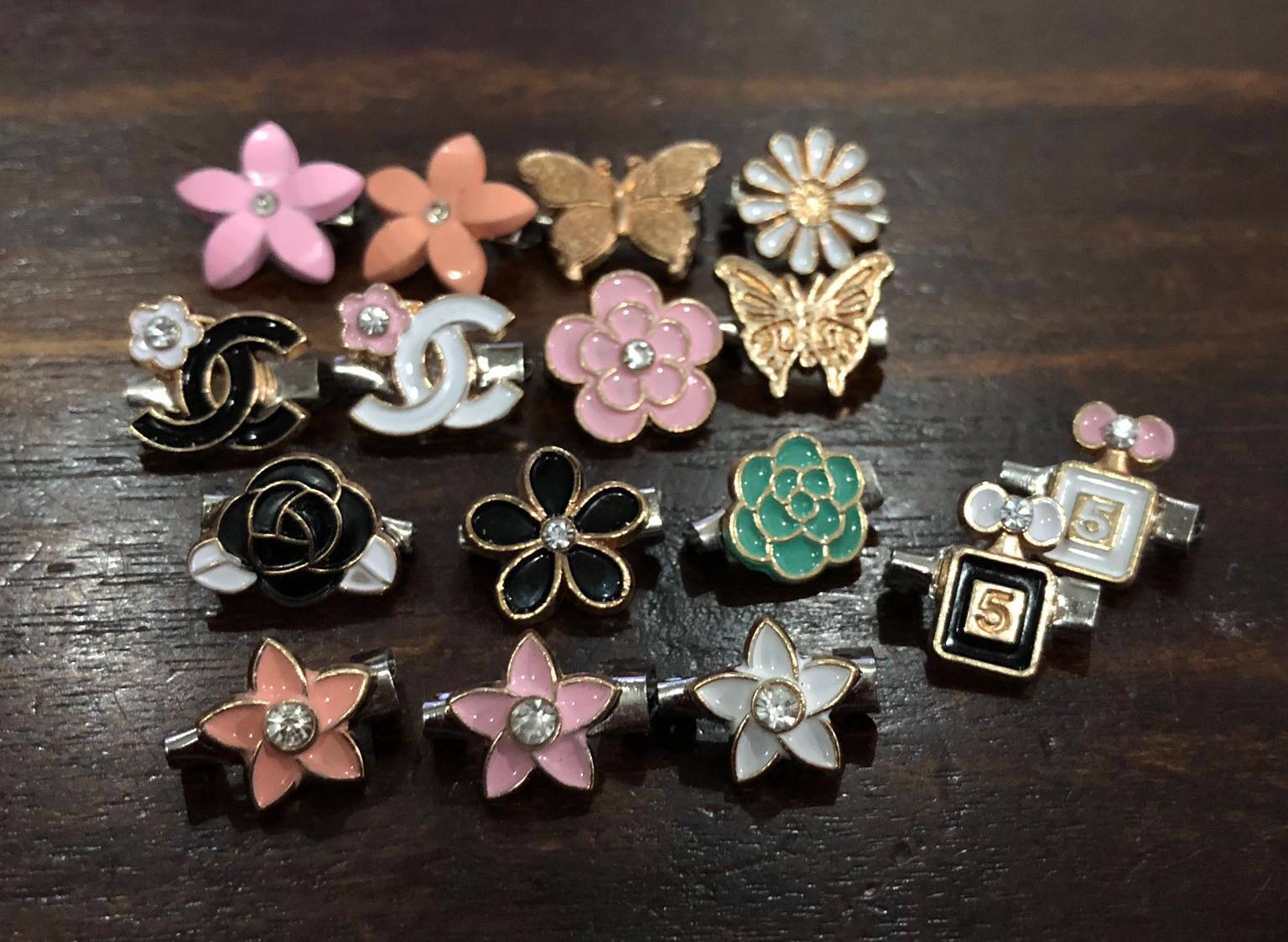 Mini brooch top