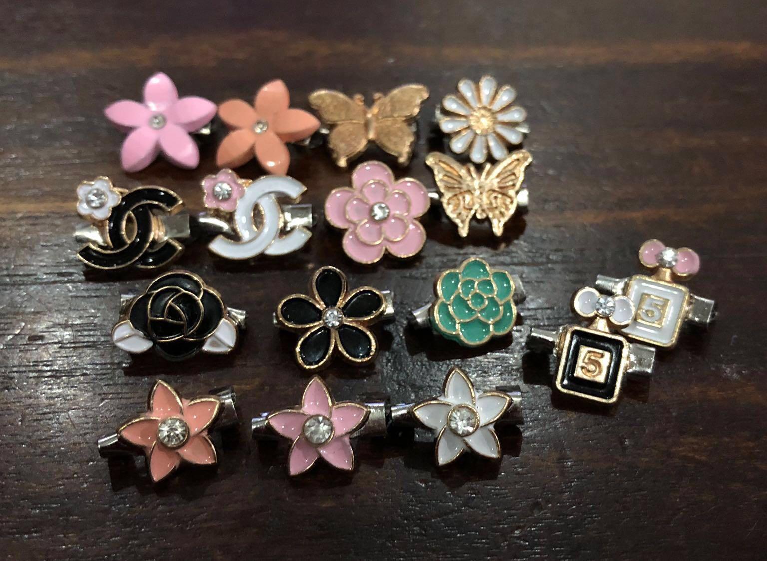 Small brooch best sale