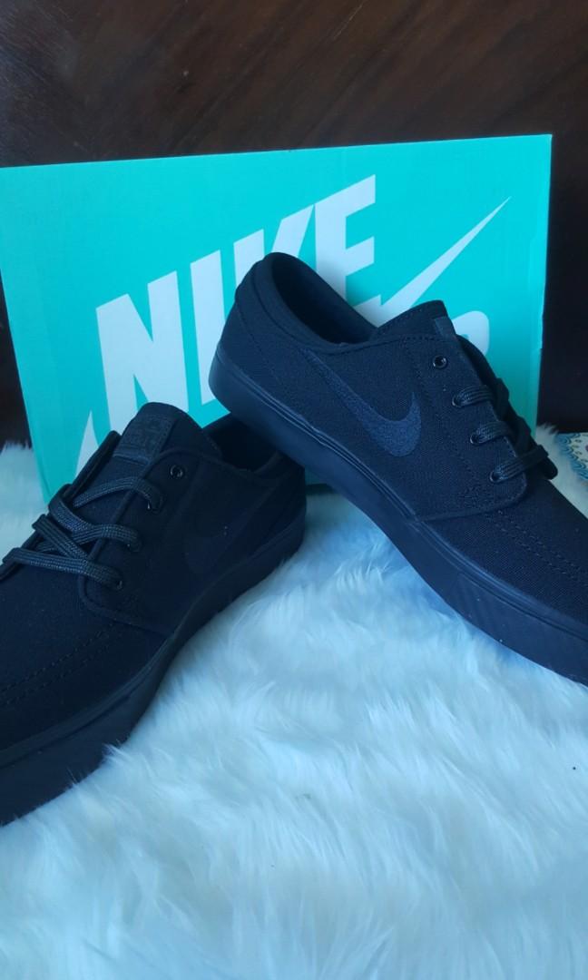 ***Repriced***Nike Janoski Size 11 (Category: Sneakers) located in Cebu City. Submitted by authenticcebu (Listing ID 218054064, Image 1). Description: Brand new and Original Meet up Baseline Residences.