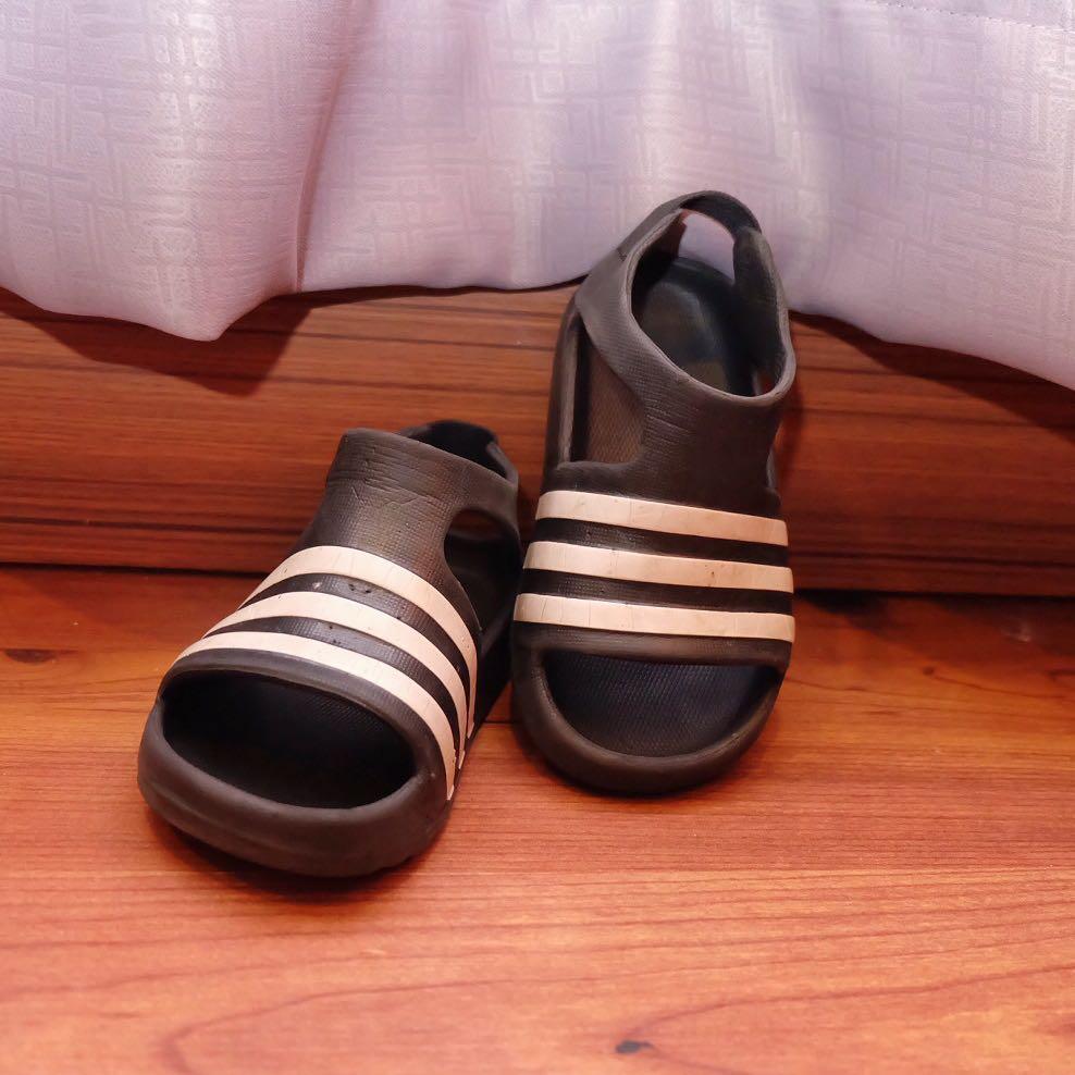 sandal adidas anak original