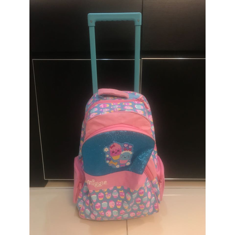 trolley bag smiggle