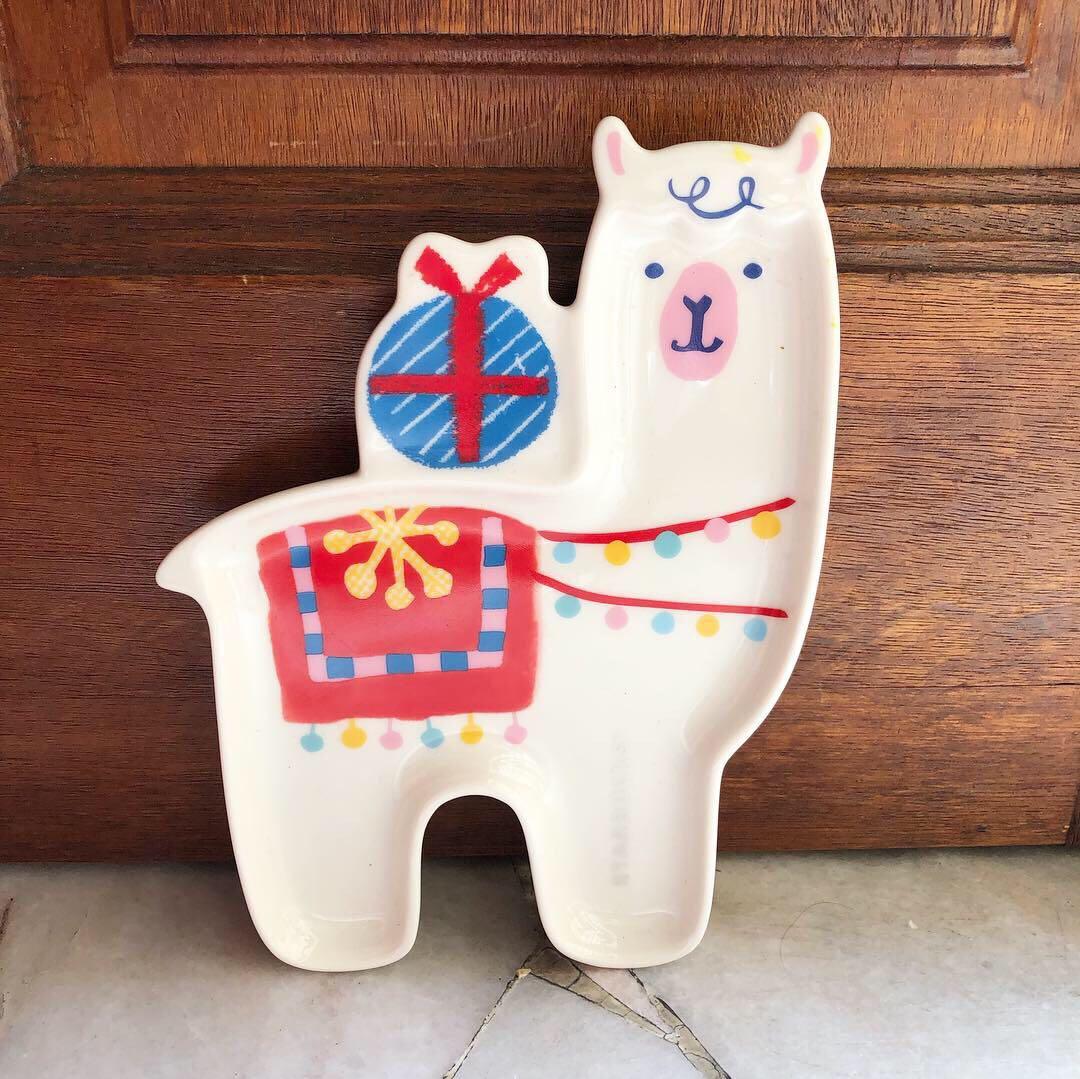Starbucks alpaca cookies plate, Furniture & Home Living, Kitchenware