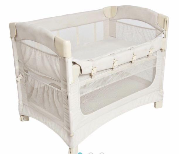Arm reach co sleeper, Babies & Kids, Baby Nursery & Kids Furniture